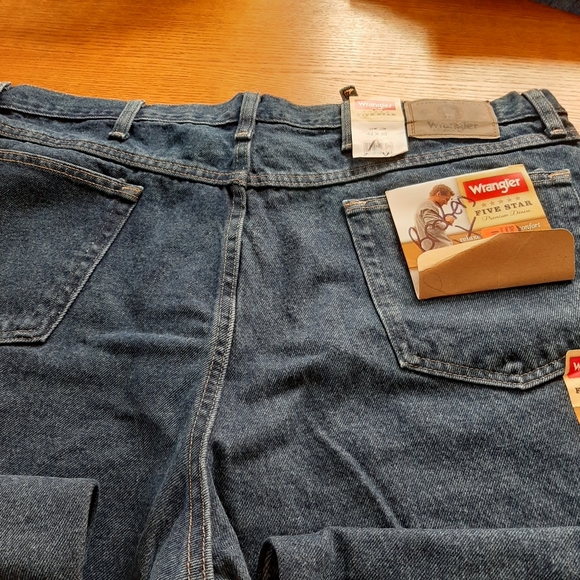 Mens  clothing - Picture 5 of 7